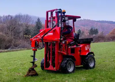Uni-truck Erdbohrer
