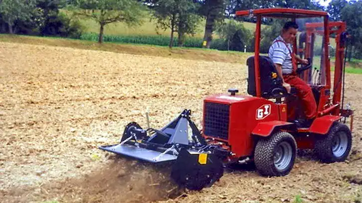 Uni-truck Weitere Grünflächengeräte