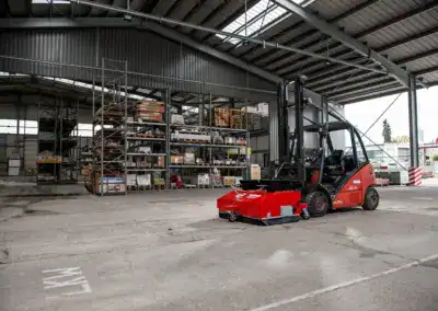 Schmutzaufnehmende Kehrmaschine GSB Gabelstapler