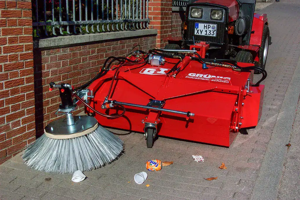 GSA-1500 Anbau-Kehrmaschine