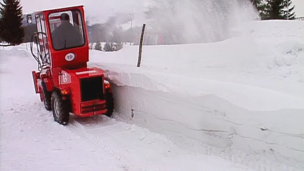 Uni-Truck Schneefräse Uni-Truck Schneefräse
